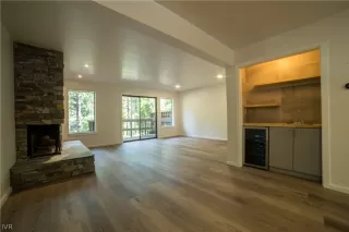 Photo #4: 1005994 Listing 