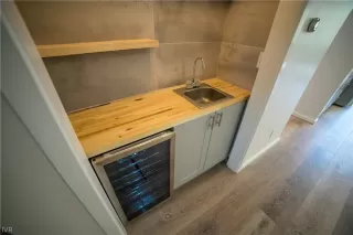 Photo #5: 1005994 Listing 