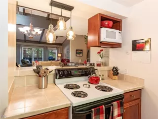 Photo #6: 1006019 Listing