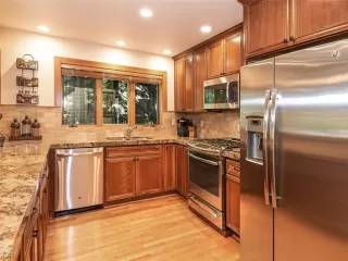 Photo #5: 1006023 Listing