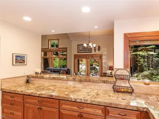 Photo #6: 1006023 Listing