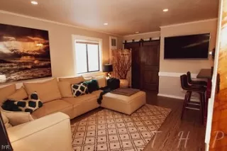 Photo #2: 1006162 Listing