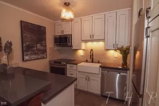 Photo #6: 1006162 Listing