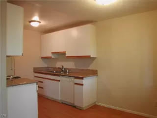 Photo #4: 1006169 Listing 