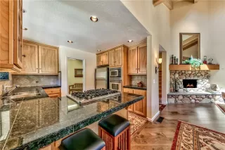 Photo #6: 1006180 Listing