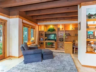 Photo #3: 1006197 Listing