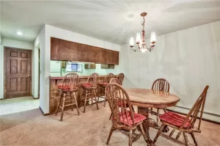 Photo #4: 1006205 Listing