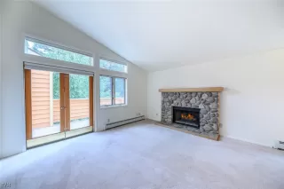 Photo #4: 1006219 Listing