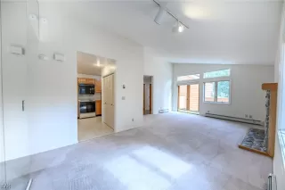 Photo #6: 1006219 Listing