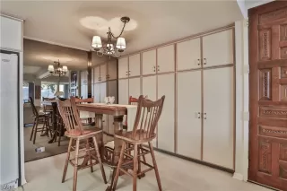 Photo #5: 1006235 Listing