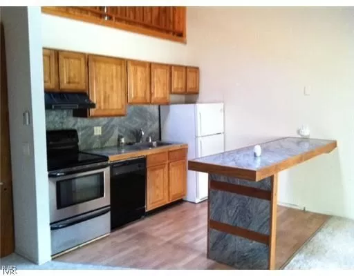 MLS: 1006244 Condo For Sale