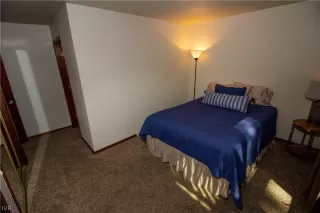 Photo #5: 1006279 Listing