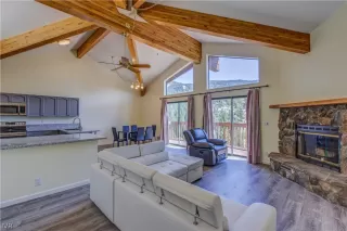 Photo #5: 1006285 Listing