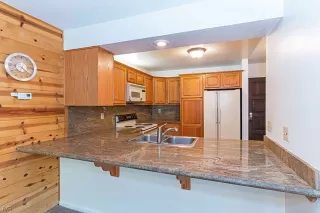 Photo #4: 1006286 Listing