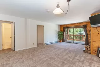 Photo #5: 1006286 Listing