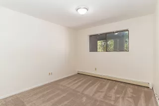 Photo #6: 1006286 Listing