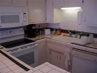 Photo #3: 1006292 Listing