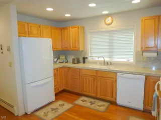 Photo #2: 1006303 Listing