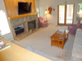 Photo #4: 1006303 Listing