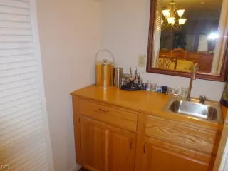 Photo #6: 1006303 Listing