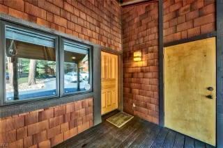 Photo #2: 1006327 Listing