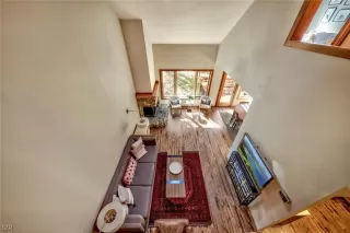 Photo #4: 1006327 Listing