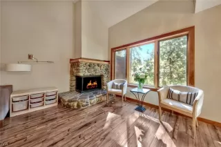 Photo #6: 1006327 Listing