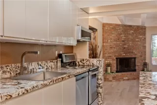 Photo #5: 1006332 Listing 