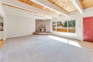 Photo #5: 1006381 Listing