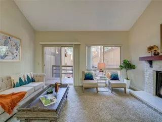 Photo #1: 1006389 Listing