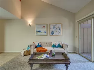 Photo #2: 1006389 Listing