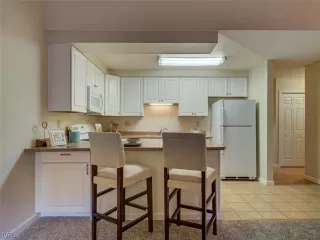 Photo #3: 1006389 Listing