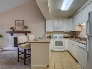 Photo #5: 1006389 Listing