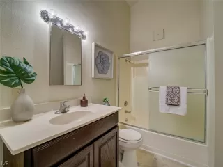 Photo #6: 1006389 Listing