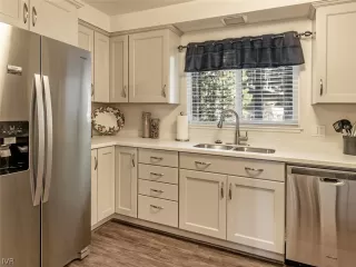 Photo #1: 1006433 Listing