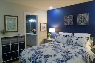 Photo #5: 1006497 Listing