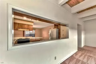 Photo #5: 1006498 Listing