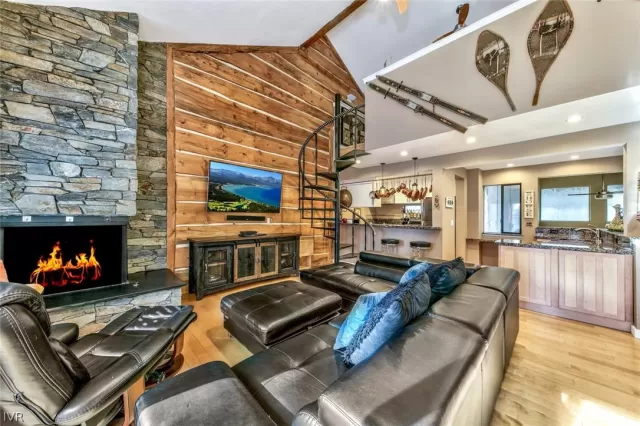 MLS: 1006508 Condo For Sale