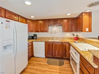 Photo #5: 1006527 Listing 