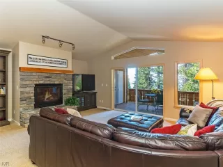 Photo #3: 1006547 Listing