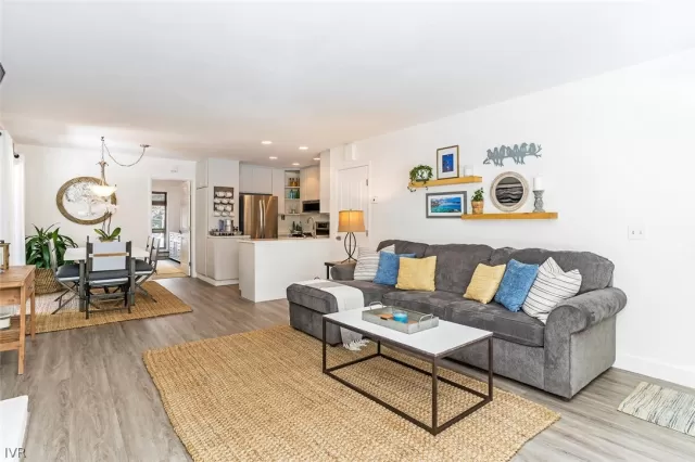 MLS: 1006565 Condo For Sale
