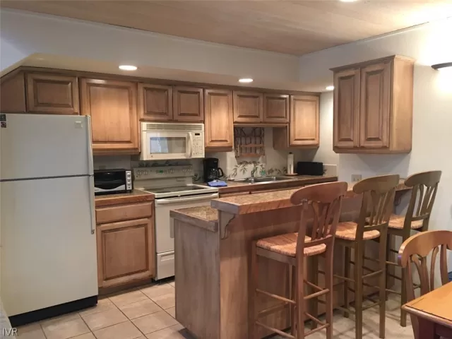 MLS: 1006567 Condo For Sale