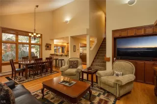 Photo #5: 1006570 Listing