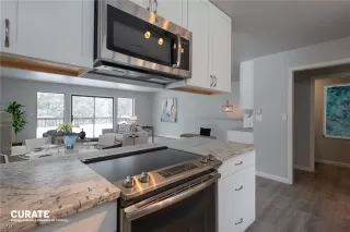 Photo #4: 1006572 Listing