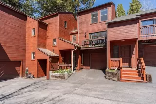 More Details about MLS # 1006630 : 945 DIVOT CT 2