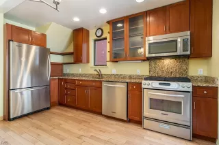 Photo #2: 1006630 Listing 