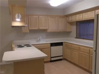 Photo #1: 1006634 Listing