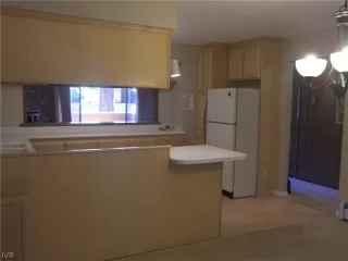 Photo #6: 1006634 Listing