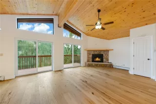 Photo #3: 1006636 Listing