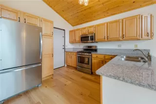 Photo #4: 1006636 Listing